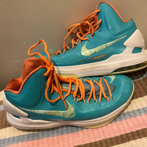 KD Basketball Shoes Easter - Picture 2 of 6